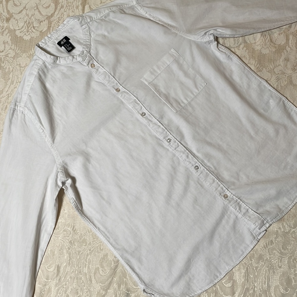 H&M Men’s Button-Down Shirt - Picture 2 of 3
